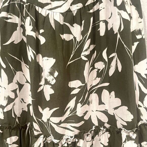 Emma & Michele -Smocked Floral print Maxi Dress. Size: Large Color: Olive/White - Picture 5 of 10